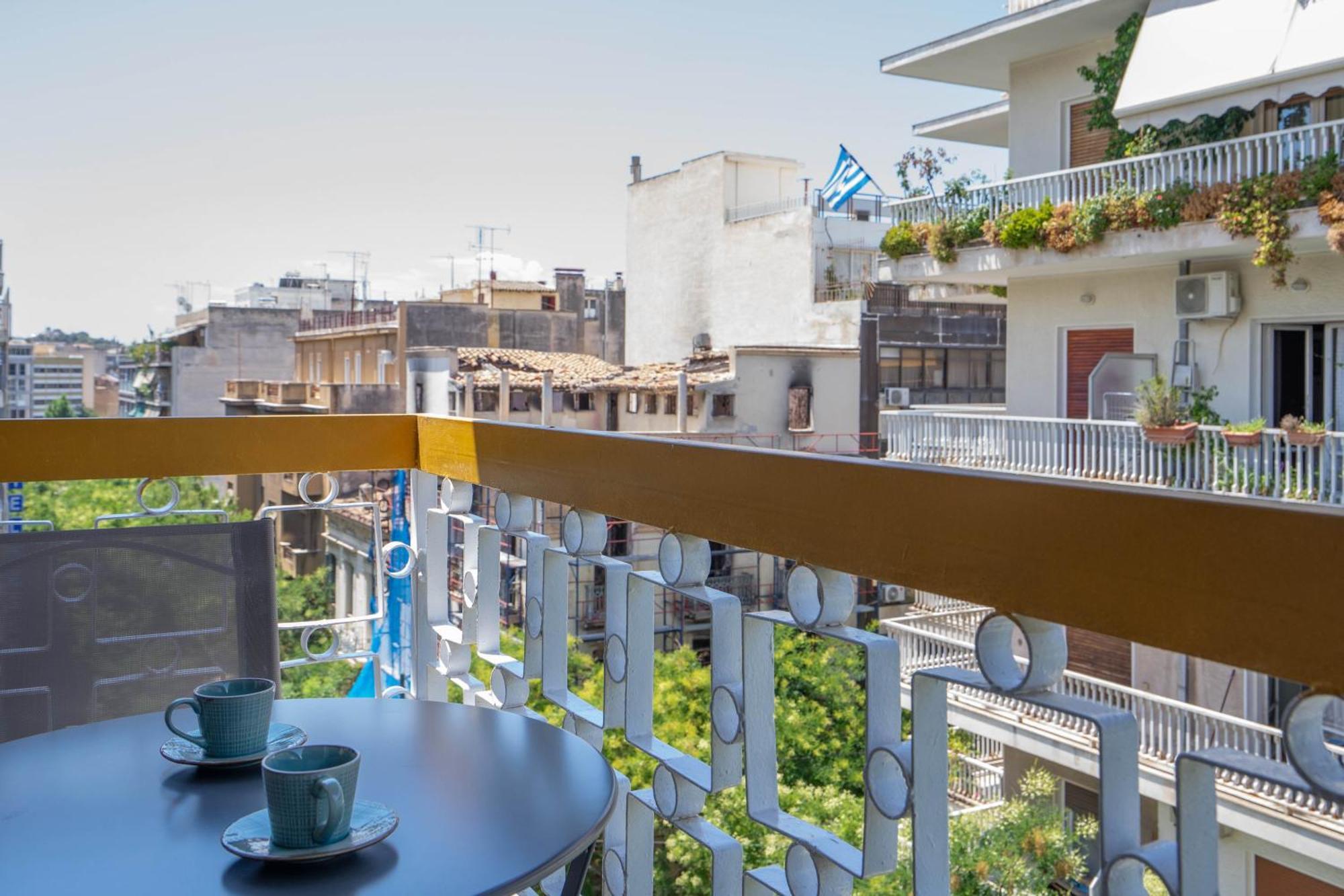Modern 2bd - Greecing